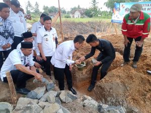 Sempat Viral, SD N 01 Haduyang Ratu Di Bangun, Wabup Ardian Saputra Letakan Batu Pertama