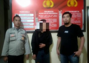 Diduga Menggelapkan Sepeda Motor Milik Majikannya, Seorang gadis Berinisial, NI (28) Warga Pekon Way Ngison, Lampung Barat, Diamankan Pihak Polsek