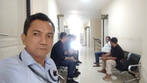 Pasca Pelaporan Dugaan Penganiayaan”Tatang di dampingi Pengacara Penuhi Panggilan Penyidik