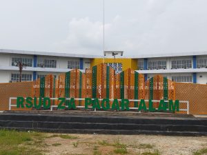 Direktur Rumah Sakit Zapa : Pemasangan Patung Icon Rumah Sakit Umun Daerah perlu tenaga ahli khusus dan alat berat.