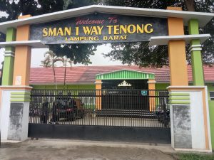 Di Anggaran Rp. 1.2 Milyar, Kepala dan Bendahara SMAN 1 Way Tenong Diduga Langgar UU KIP