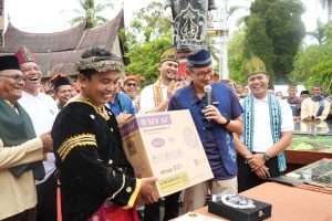 Menteri Pariwisata Dan Ekonomi Kreatif Kunjungi Kubu Gadang dan Perkampungan Adat Di Sumbar