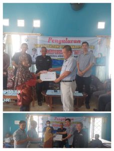 Camat Gunung Labuhan hadiri pembagian BLT Danan Desa sebanyaj 19 KPM di Kampung Way Tuba