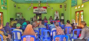 Kampung Tanjung Tiga bagikan BLT Dana Desa kepada 29 KPM.