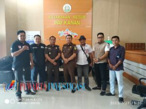 Ketua Serikat Media Siber Indonesia (SMSI) dan Ketua Barisan Jalan Perubahan (BaraJP) Way Kanan Temui Ibu Kejari Way Kanan