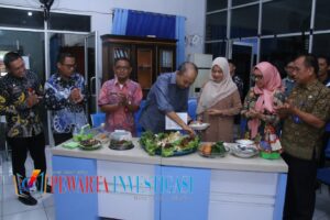 Selamat Ulang Tahun yg Ke 57 Tahun. Kepada Bapak Asisten II. / Plt Kadis Kominfo. Drs Alamayah. MM