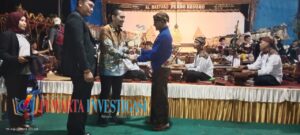 Ardian Saputra hadiri pagelaran wayang kulit di Rejo Mulyo