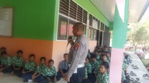 Jum’at Curhat, Polres Way Kanan Ajak Pelajar SMPN 1 Negeri Agung Patuhi Aturan Lalulintas