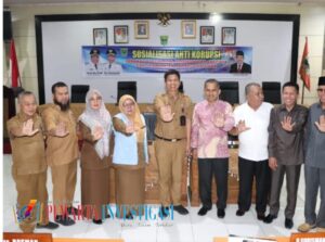 Legislatif, Pimpinan dan Anggota DPRD Kabupaten Padang Pariaman Diberi Pembekalan Anti Korupsi Oleh Inspektorat