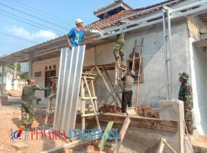 Rehab Musholla Nurul Huda Program TMMD Kodim Way Kanan, Tahap Pemasangan Rangka Teras.