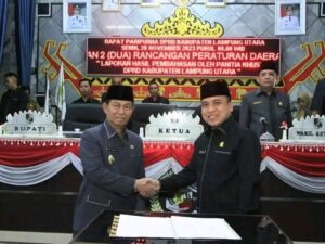 Bupati Lampung Utara H. Budi Utomo, S.E.,M.M menghadiri Rapat Paripurna Pembahasan 2 (dua) Rancangan Peraturan Daerah