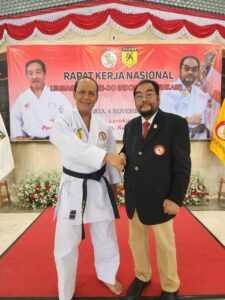 12 Tokoh Terima Piagam Penghargaan serta DAN Kehormatan PB Lemkari 2023