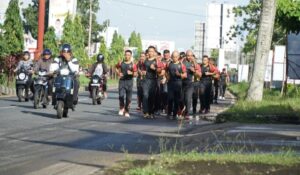 Saat Bertugas Tetap Prima, Brimob Polda Kalbar Laksnakan Pembinaan Fisik Personil