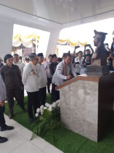 ARINAL RESMIKAN GEDUNG BARU RS ZAPA, DAN BERIKAN PEMBINAAN KEPADA PEJABAT ESELON SAMPAI KEPALA KAMPUNG SE WAY KANAN