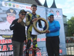 Bupati Padang Pariaman, Suhatri Bur Buka Road Race