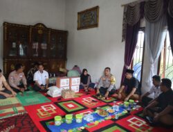 Bekerja Sukseskan Pemilu, Kapolres Berikan Tali Asih Kerumah Duka Anggota PPS Yang Meninggal Dunia.