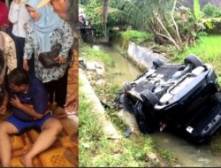 Bupati Kabupaten Padang Pariaman Mengalami Kecelakaan Saat Mengemudikan Mobil Sendiri.