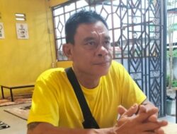 Frantinus Lisan alias Hasan, Salah Satu Warga Kecamatan Parindu Ikut Memasang Spanduk atau Flayer Beri Pernyataan Tertulis Kepada Media