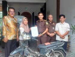 Malingnya Ketangkap, Kejari Waykanan Kembalikan Sepeda Motor Milik Warga