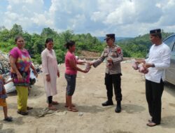 Polres Sanggau Bagikan Daging Qurban Kepada Masyarakat