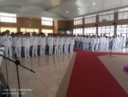 Bupati H.Raden Adipati Surya SH.MM akhirnya Serahkan SK Perpanjangan Masa Jabatan Kepala kampung serentak menjadi 8 tahun