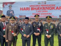Komandan Kodim 1204/Sanggau Bersama Forkopimda Kabupaten Sanggau Menghadiri Upacara HUT Bhayangkara ke 78