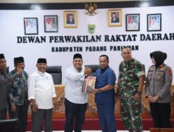 Bupati Suhatri Bur Sampaikan Nota Penjelasan KUA- PPAS Prioritas Pembangunan Daerah Padang Pariaman