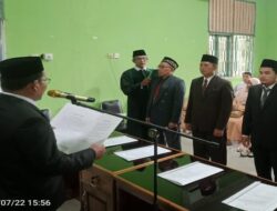 Kepala Kantor Kementerian Agama Kepulauan Mentawai Melantik KUA