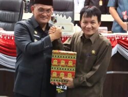 Pj.Bupati Lampung Utara Drs.H.Aswarodi.M.Si Hadiri Acara di DPRD Kabupaten Lampung Utara.