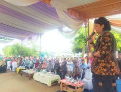 Beti Vivi Yanti Romli,S.pdi (Istri Cawabup Romli) Hadiri Pengajian Akbar Di Desa Blambangan Pagar