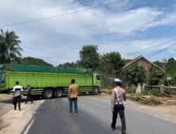 Jembatan Sementara Way Sabuk Alami Ambles, Kepolisian Putar Balik Kendaraan Berat