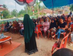 Dewan Penasehat Tim Sehati Ustazah Nur Aini,Sosialisasikan Cabup – Cawabup Lampura Hamartoni Ahadis – Romli Di Desa Sukamaju