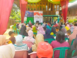 Dewan Penasehat Sehati Nur Aini Sampaikan Program Cabup – Cawabup Hamartoni – Romli Di Desa Tanjung Riang