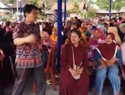 Cabup Lampura Dr.Ir.Hi.Hamartoni Ahadis,M.Si Temui Pendukungnya Di Desa Dwikora Bukit Kemuning