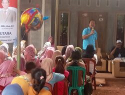 Anggota DPRD M.Yusrizal.ST Dan Hj.Mega Rani Sampaikan Pesan Program Hamartoni – Romli Di Desa Pekurun Utara
