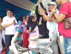 Cabup Hamartoni-Romli Gelar Jalan Sehat Bersama Warga Bukit Kemuning dan Sekitarnya