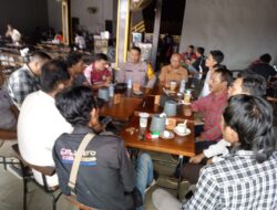 Kapolres Sanggau Melalui Kasi Humas Menggelar Ngopi Bareng Bersama Awak Media