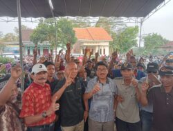 Kampanye Di Desa Rejo Mulyo Cabup Hamartoni ajak Masyarakat Memilih Pasangan HARLI Dan Paparkan Berapa Program