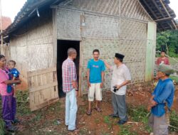 Respon Cepat Tim Relawan Hamartoni–Romli  Beri Bantuan Warga Terkena Bencana Alam Angin Puting Beliung
