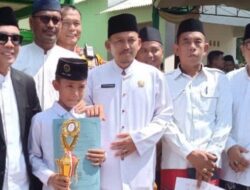 Bupati Way Kanan Beri Hadiah Umroh Kepada Santri