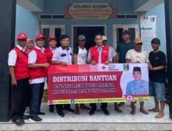 Tanggap Bencana Banjir, PMI Lamtim salurkan Bantuan Sembako