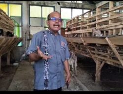 Kepala Sekolah SMK Negri 01 Pakuan Ratu  Menginspirasi inovasi  gebrakan  Budidaya  Kambing dan Pertanian di Sekolah