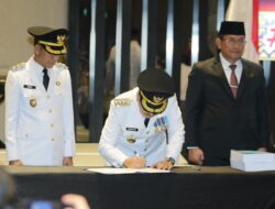 GUBERNUR LAMPUNG PIMPIN SERTIJAB PJ BUPATI LAMPUNG UTARA DENGAN BUPATI TERPILIH DR. IR. H. HAMARTONI AHADIS, M.SI., DAN ROMLI, S.KOM., S.H., M.H.