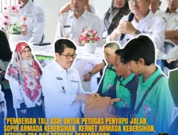Bupati Lampung Utara Hadiri Pemberian Tali Asih bagi Petugas Kebersihan dan Pertamanan
