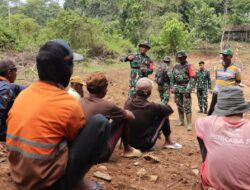 Dansatgas TMMD Ke- 123 Kodim 0412/LU Sosialisasi Rekrutmen TNI Kepada Warga “Masuk TNI Gratis Tanpa Biaya
