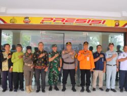 Dandim 1205/Sintang Hadiri Apel Gelar Pasukan Operasi Ketupat Kapuas Tahun 2025 Polres Sintang