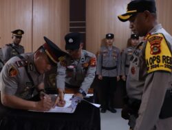 AKBP KEVIN LELEURY S.I.K.,M.Si, Kapolres OKU Timur Polda Sumsel pimpin Serah Terima Jabatan