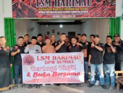 Dewan Pimpinan Wilayah(DPW) Sum Sel Lembaga Swadaya Masyarakat (LSM) Harimau Berbagi Takjil Menjelang Berbuka Puasa