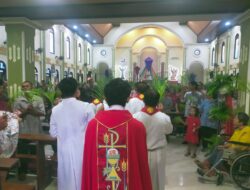 Umat Katolik Di-Kotabumi Ikuti Misa Minggu Palma di Gereja Katolik