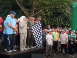 Plt Bupati Way Kanan Lepas Jalan Sehat Dalam Rangka HUT ke 26 Kabupaten